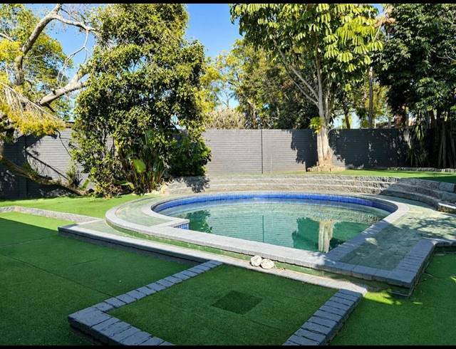 7 BEDROOM HOUSE FOR SALE IN MTHATHA CENTRAL